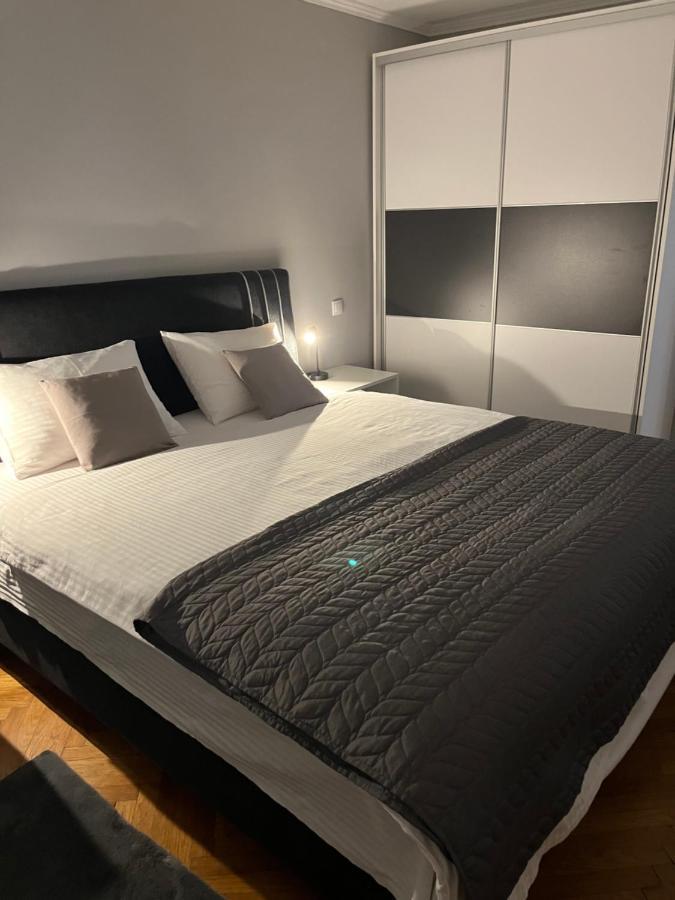 Apartman Loft 72 สลาวอนสกีบรอด ภายนอก รูปภาพ